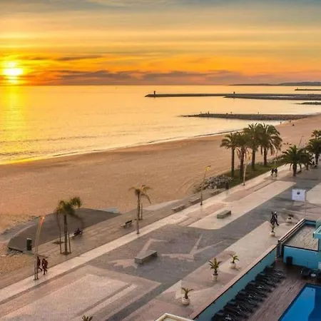 Charming 5 Bed Private - *