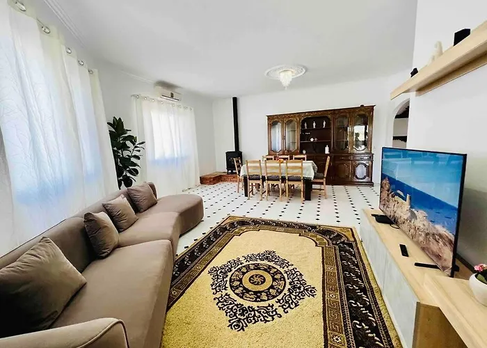 Charming 5 Bed Private - Villa Quarteira