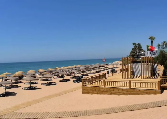 Charming 5 Bed Private - * Quarteira