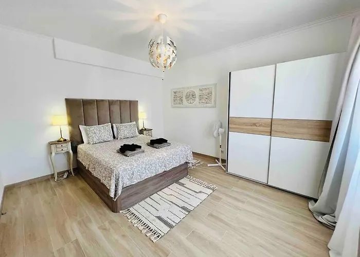 Charming 5 Bed Private - Villa *