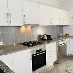 Charming 5 Bed Private - Villa Quarteira